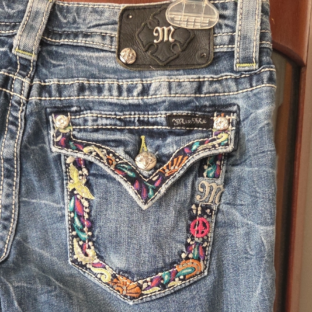Miss Me Blue Denim Ankle Jeans with Multicolor Embroidered Pocket - Picture 4 of 7